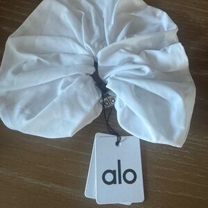 ALO Yoga Classic White Hair Scrunchie oversized